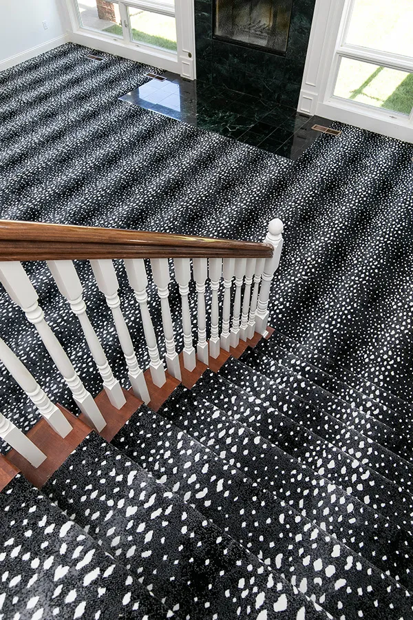 Spotted carpeting black and white 
